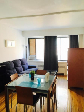Stylish Montreal Apartment Comfortable Stay in the Golden Square Mile